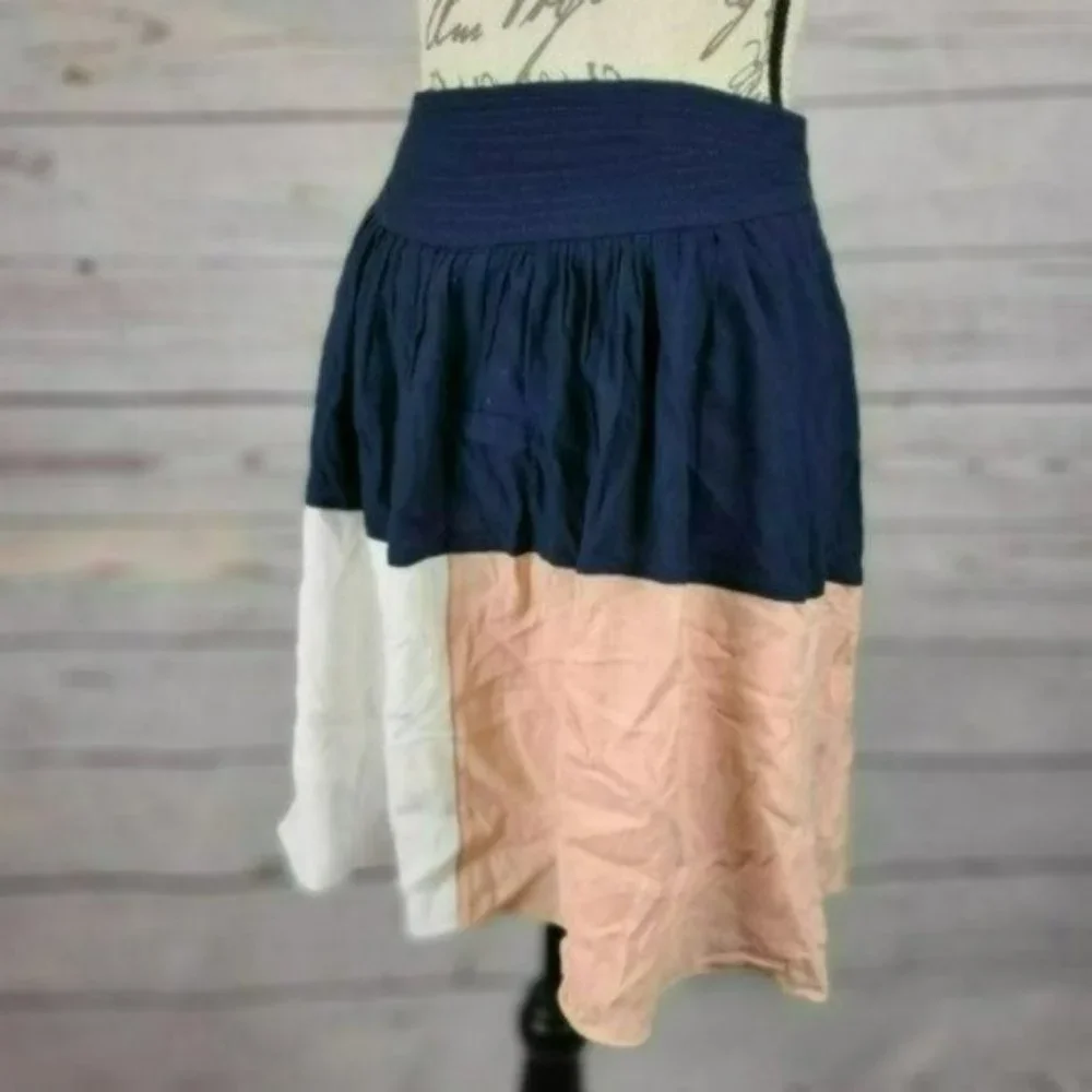 HD in Paris Blue Geometric Mini Skirt -XS - Picture 5 of 8